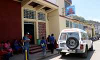Autoridade de salud consideran el cierre del Hospital Distritral de San Pedro Necta, Huehuetenango, tras confirmar a una enfermera con Covid-19. (Foto Prensa Libre: Mike Castillo)