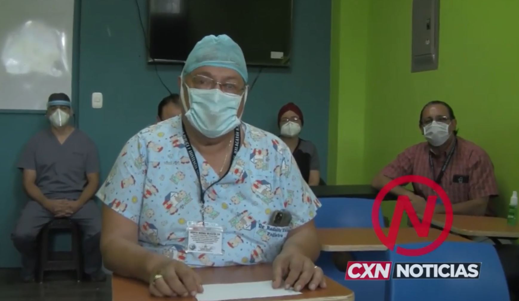 Rodolfo Véliz, director del Hospital de Malacatán San Marcos, confirmó los casos de covid-19 en ese centro asistencial. (Foto Prensa Libre: Tomada de video) 