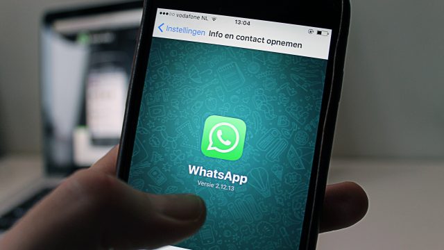 El falso mensaje circula en WhatsApp. Foto Prensa Libre: cortesía Forbes