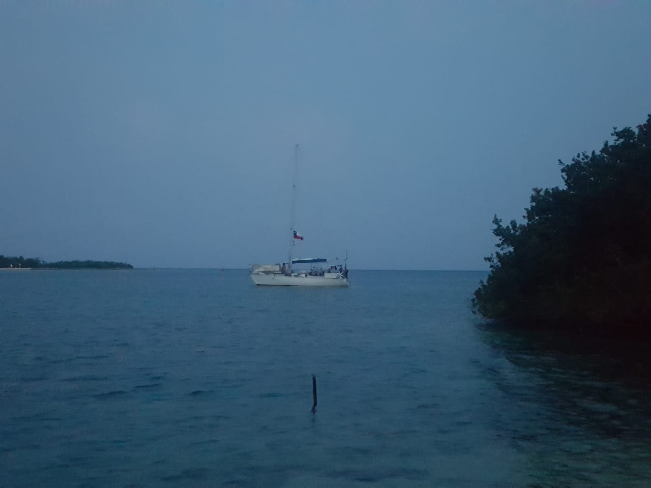 Luego de 55 días atrapados en el Caribe hondureño, Ejército rescata a guatemaltecos