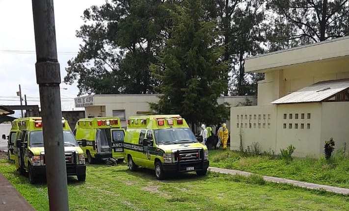 Trasladan pacientes con covid-19 al hospital San Vicente. Foto: cortesía