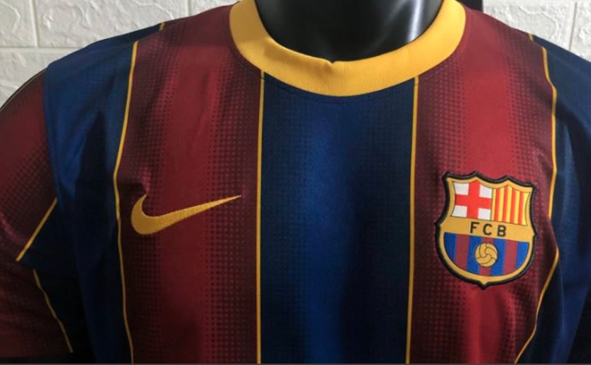 La nueva playera del Barcelona recupera las franjas verticales. (Foto Redes)