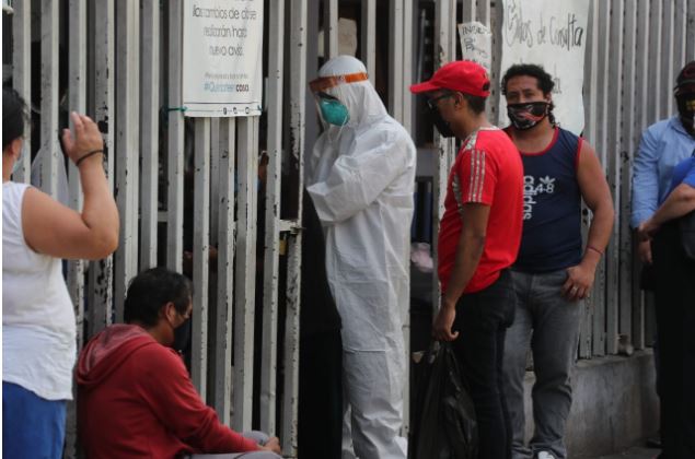 Las autoridades de salud tienen un protocolo para hacer evaluaciones a los casos sospechosos. (Foto Prensa Libre: Érick Ávila)