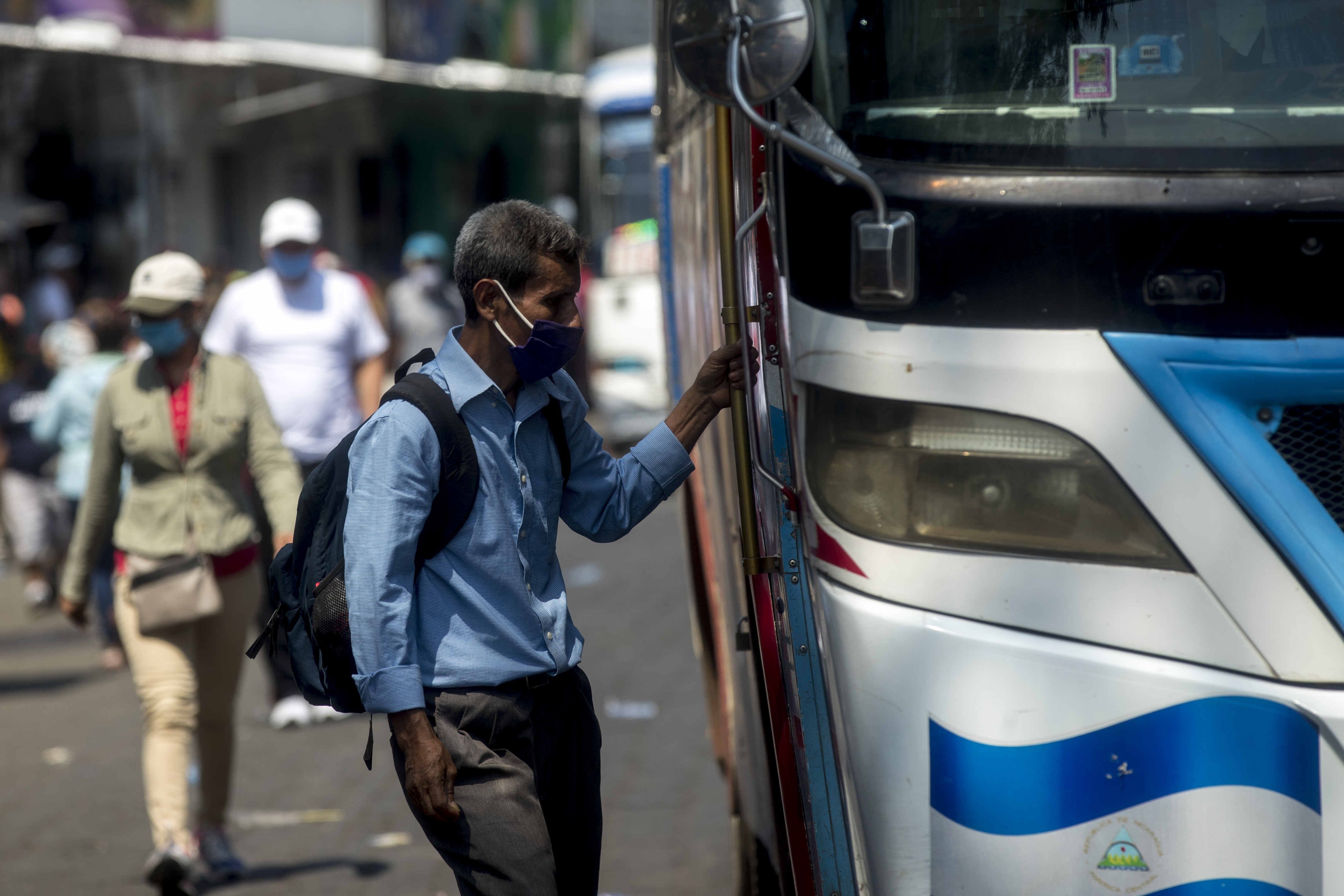 En Nicaragua las autoridades han reportado a 759 personas contagiadas con el virus, en tanto que el Observatorio Ciudadano Covid-19, dice que hay 3 mil 725. (Foto Prensa Libre: EFE)