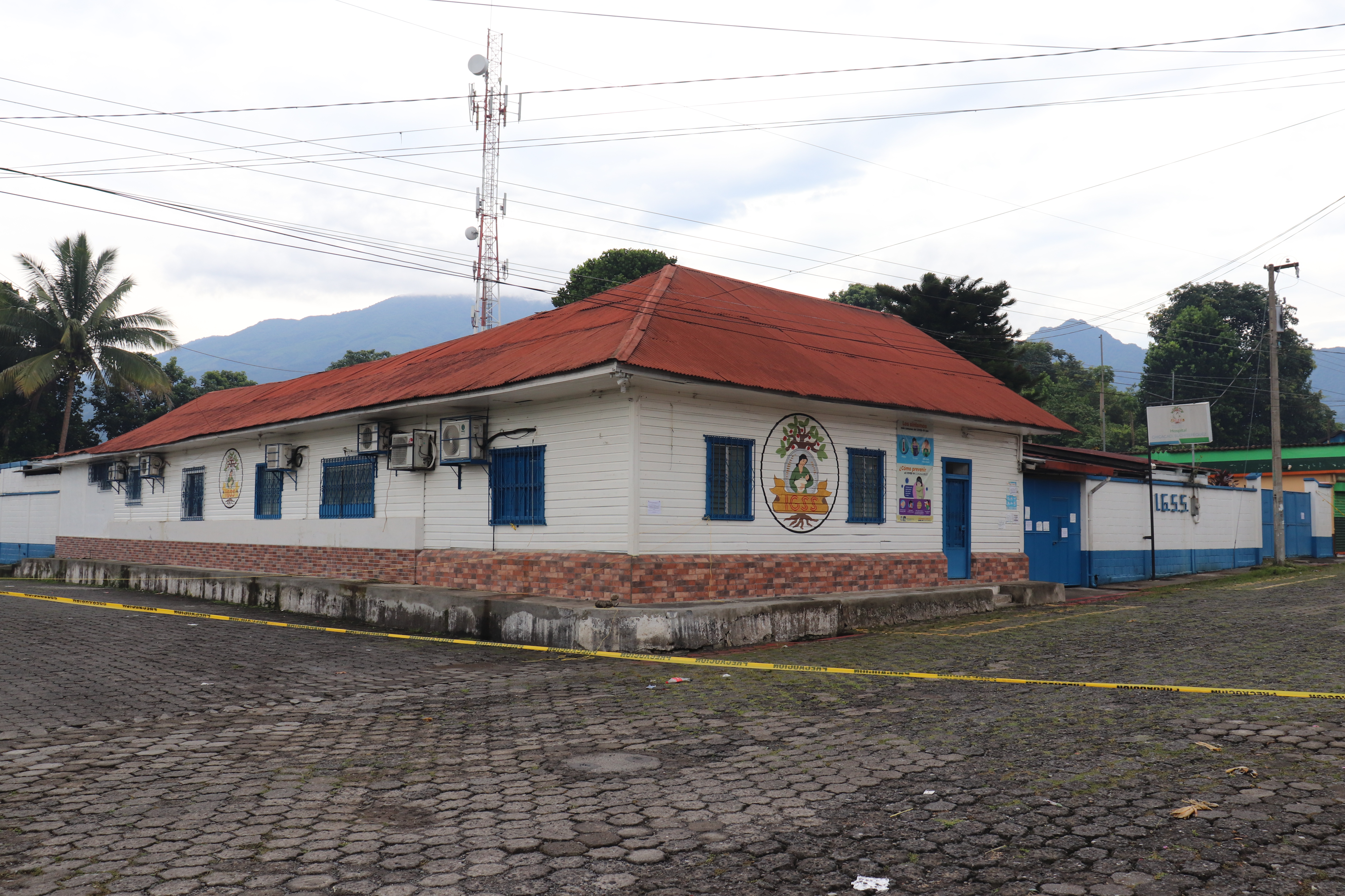 Detectan casos de covid-19 en el Consultorio del  Instituto Guatemalteco de Seguridad Social de Chicacao, Suchitepéquez.  (Foto Prensa Libre: Marvin Túnchez) 
