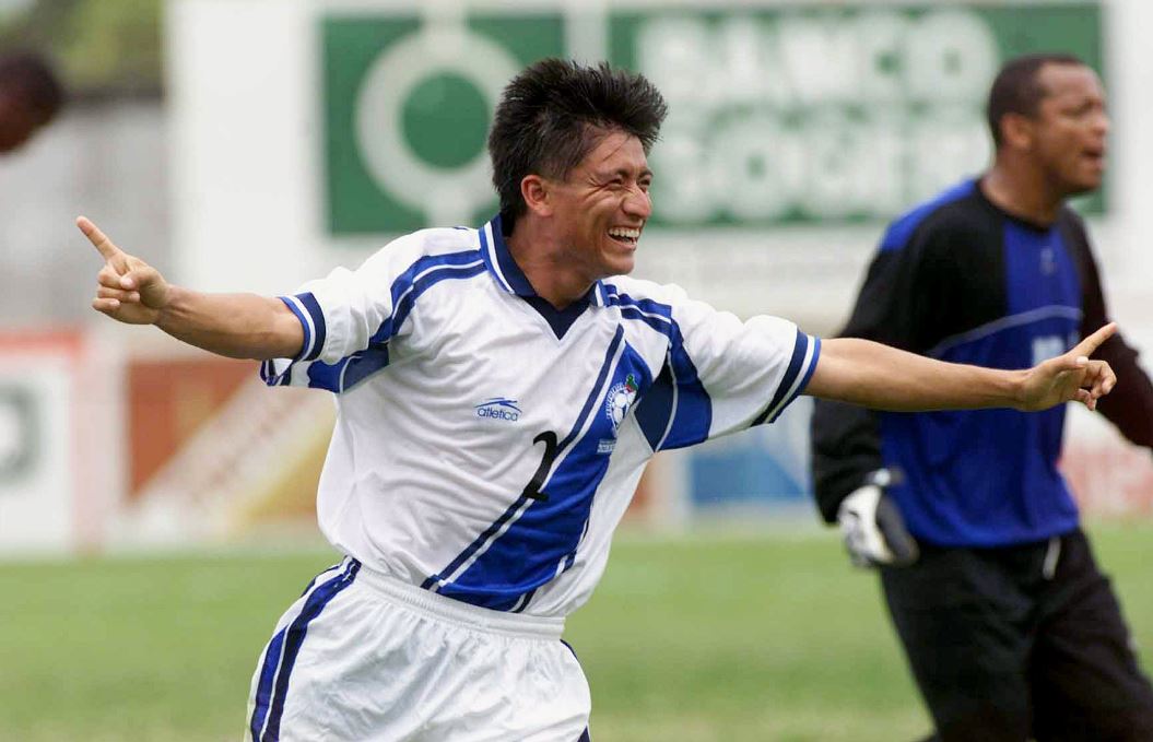 Denis Chen lució los colores de la Selección de Guatemala. (Foto Prensa Libre: Hemeroteca PL)