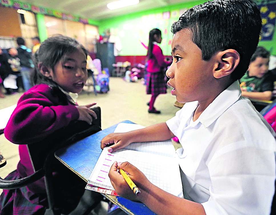 El seguro médico escolar pretende cubrir hasta 2.6 millones de estudiantes de preprimaria y primaria. (Foto Prensa Libre: Hemeroteca PL)