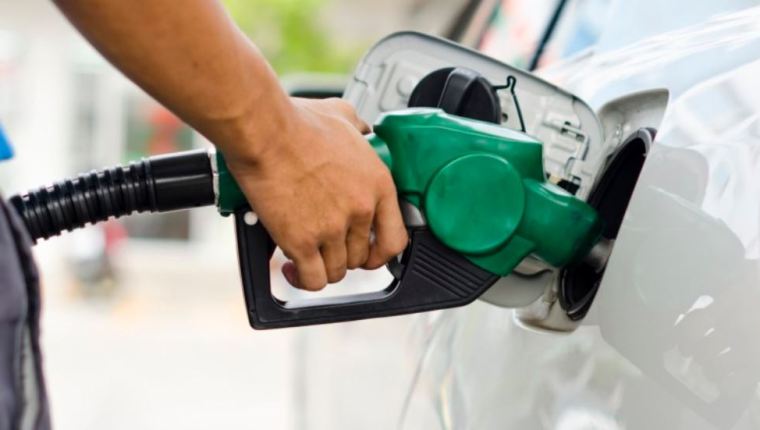 Los expendios de combustible también deberán respetar ciertas restricciones y horarios. (Foto, Prensa Libre: Hemeroteca PL).
