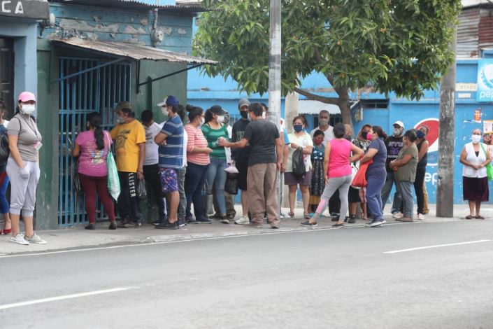 El Ejecutivo prohibió la circulación de la población y solo los servicios esenciales tienen autorización. (Foto Prensa Libre: Érick Ávila)