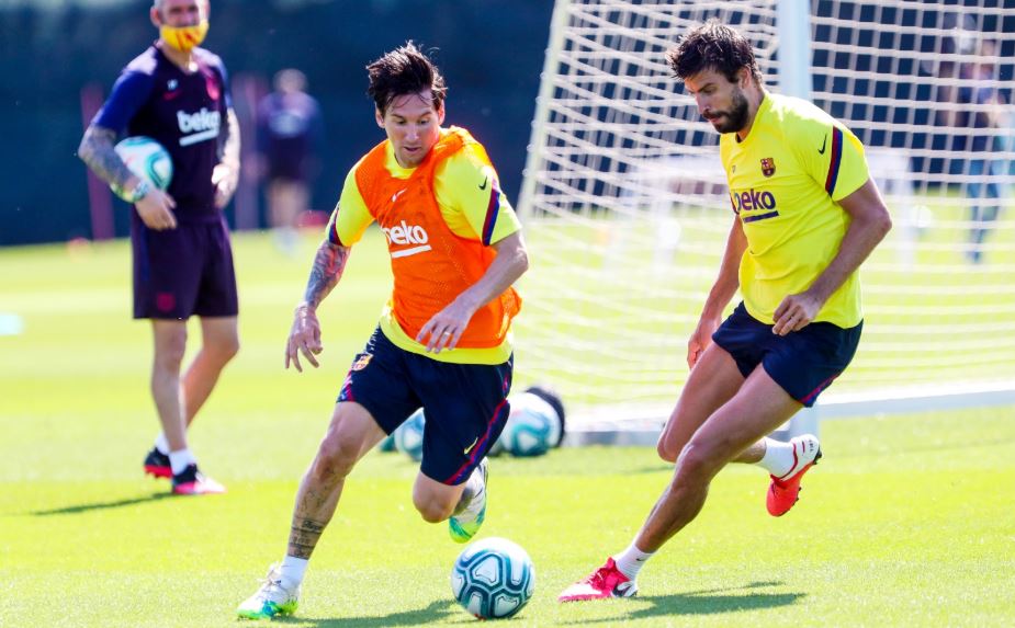 Lionel Messi durante la práctica del Barcelona. (Foto Prensa Libre: Twitter @FCBarcelona)