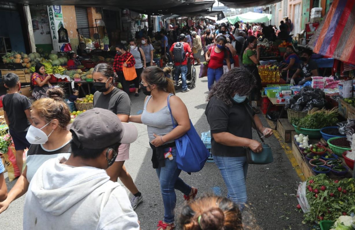 Los comercios, mercados y supermercados deben permanecer cerrados el próximo fin de semana. (Foto Prensa Libre: Érick Ávila)