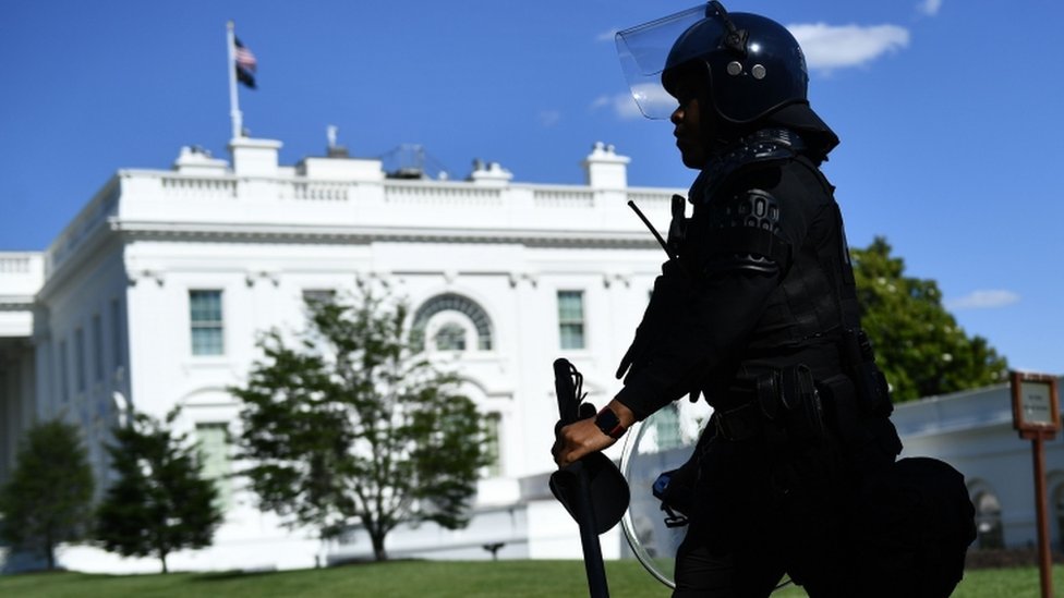 La seguridad se ha reforzado en la Casa Blanca los últimos días. (Foto Prensa Libre: Reuters)