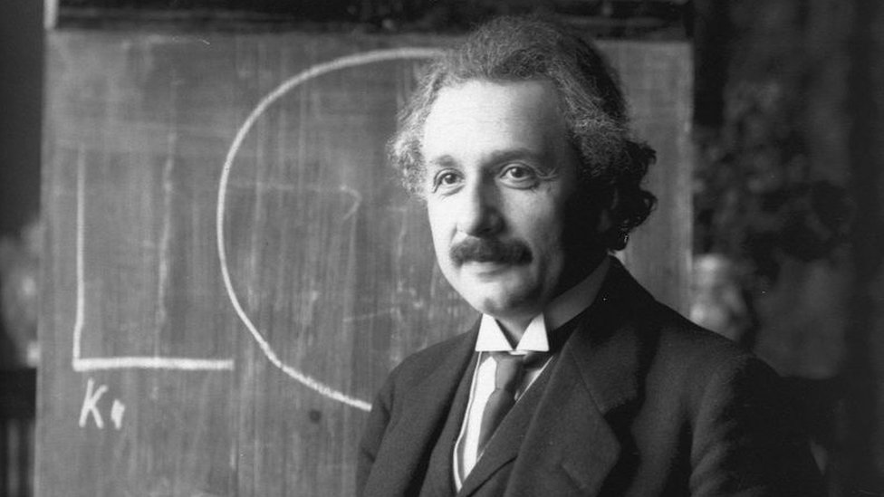 "El brote de creatividad de Einstein en 1905 resultó asombroso", escribe el biógrafo Walter Isaacson.
