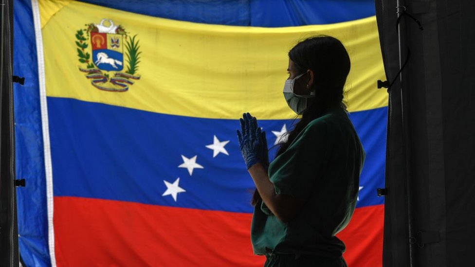 Equipos de Médicos Sin Fronteras trabajan en Venezuela para ayudar a combatir la propagación del coronavirus. (Foto Prensa Libre: Getty Images)