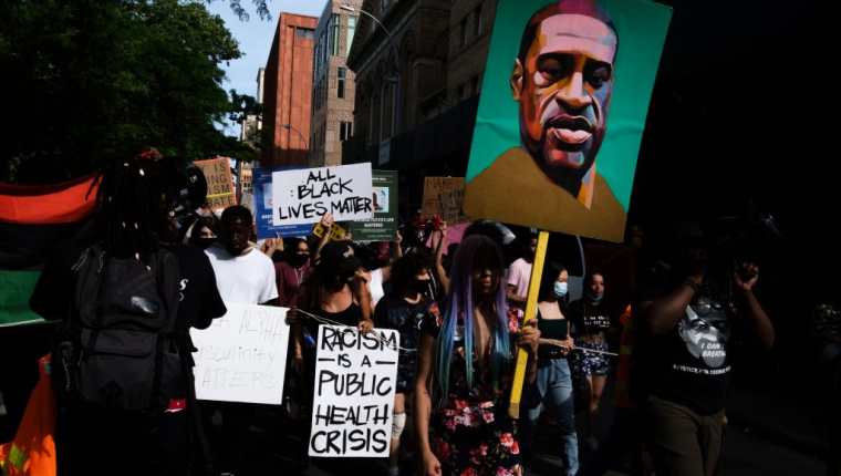 Los supuestos suicidios ocurren en momento de tensión en EE. UU. por la muerte de George Floyd a manos de la policía. (Foto Prensa Libre: EFE)