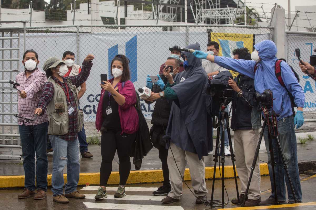 El ejercicio periodístico enfrenta grandes obstáculos hoy en día en Guatemala. (Foto Prensa Libre: EFE)