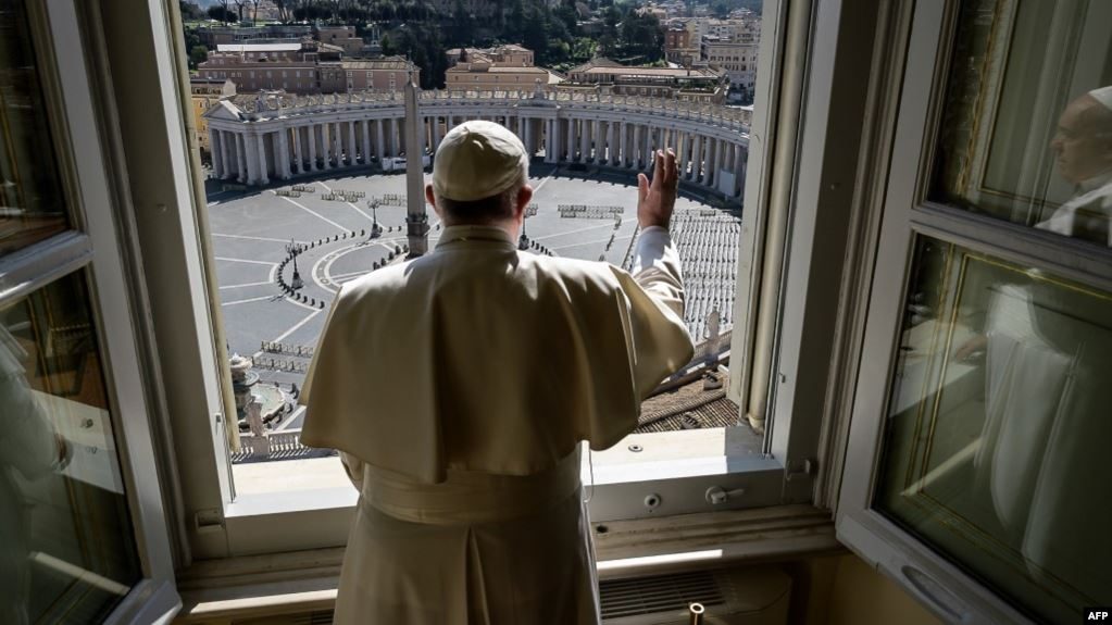El vaticano también ha cerrado sus puertas por la pandemia. (Foto Prensa Libre:  voanoticias.com)
