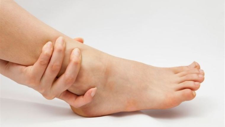 La hinchazón en los pies puede ser síntoma de muchas enfermedades, así como del sedentarismo. (Foto Prensa Libre: Hemeroteca PL). 