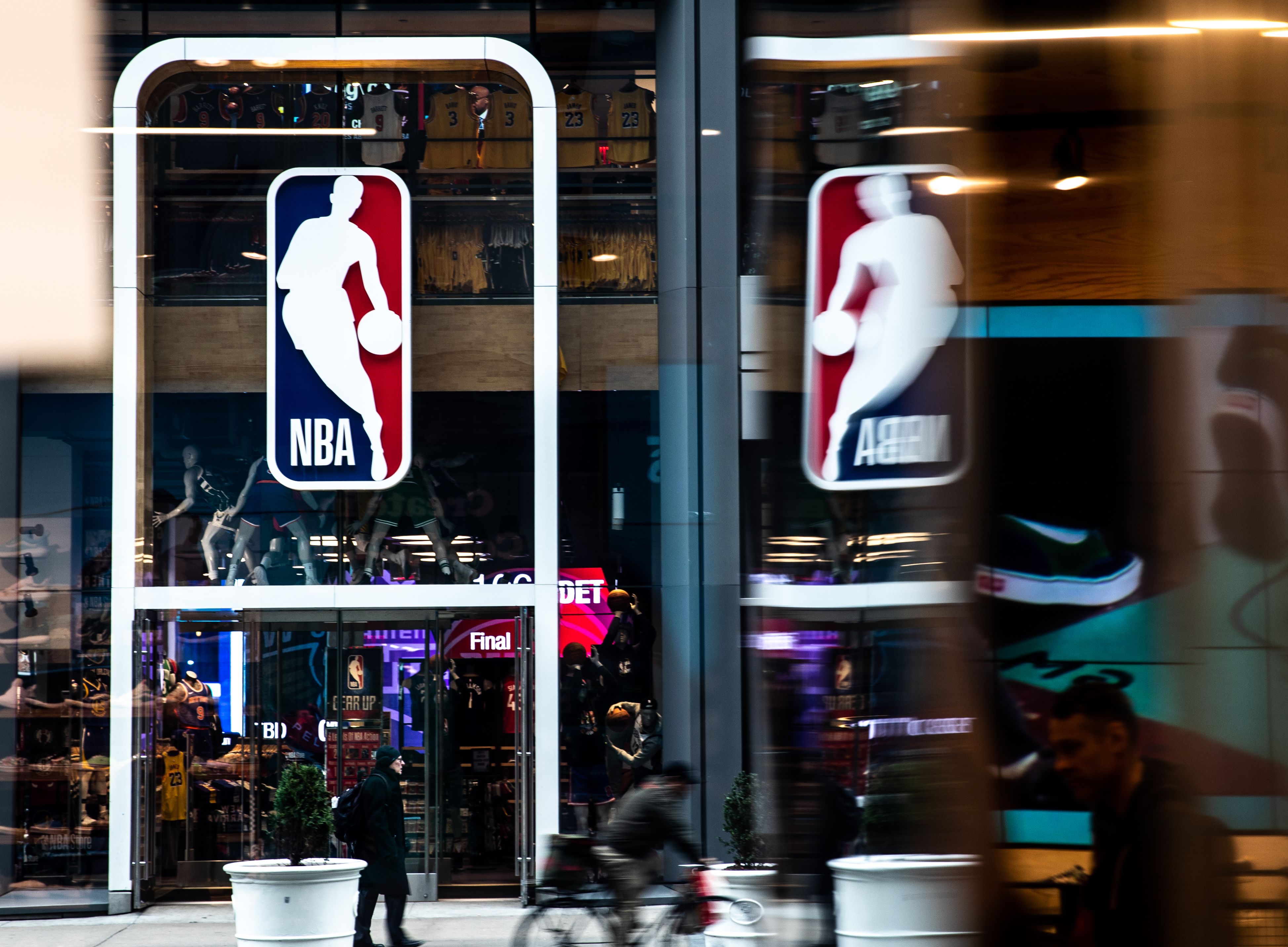 La NBA tiene planeado regresar a finales de julio. (Foto Prensa Libre: AFP)