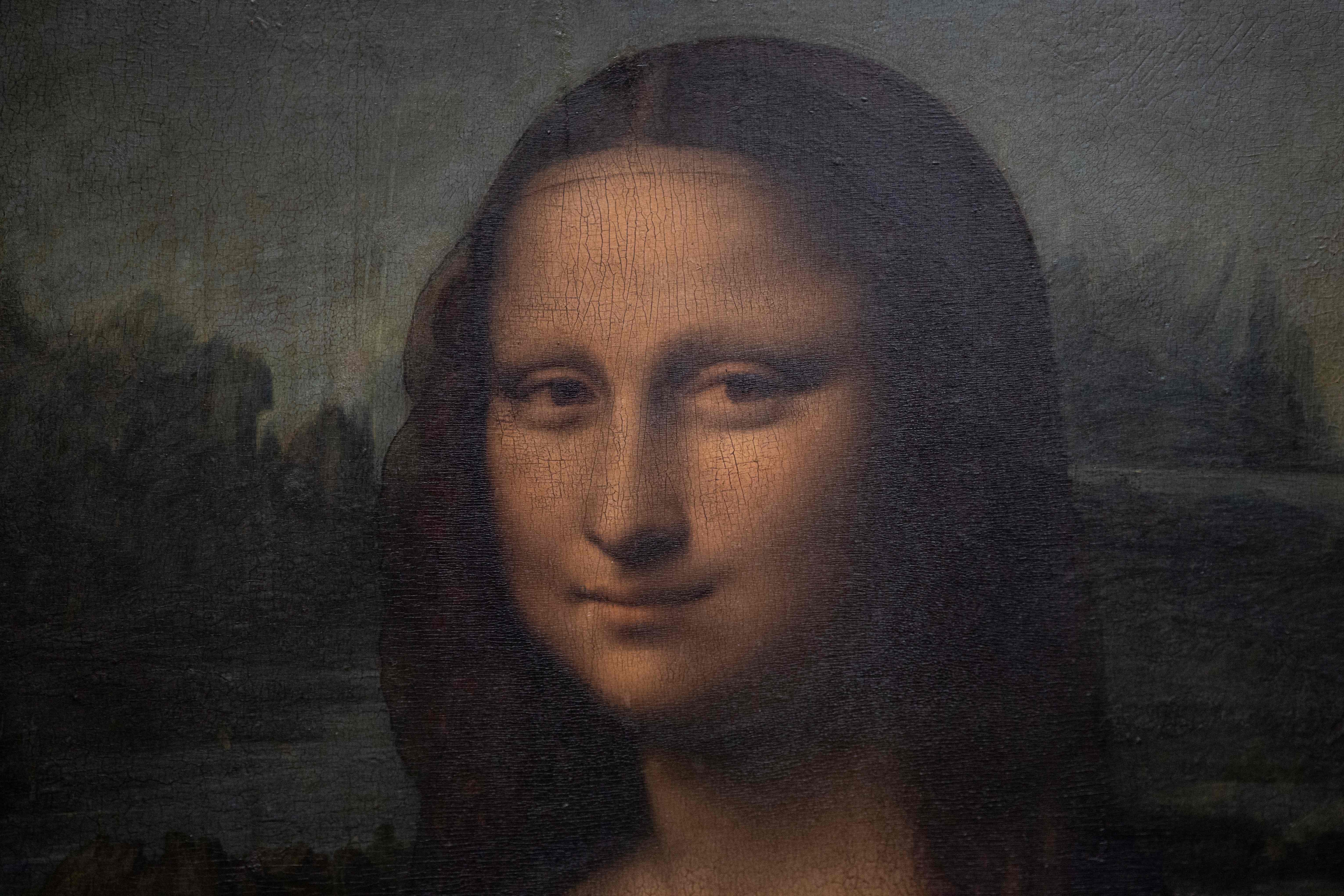 La Mona Lisa es exhibida como un tesoro en el Museo Louvre, en París. (Foto Prensa Libre: AFP)