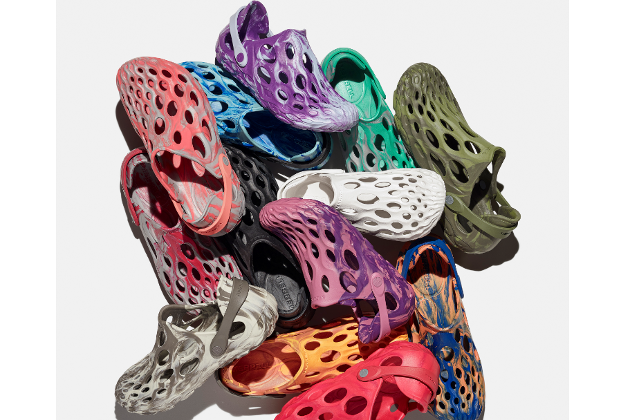 Una fotografía cortesía de Merrell muestra la línea de zapatos acuáticos Hydro Moc de la empresa. (Vía Merrell vía The New York Times)