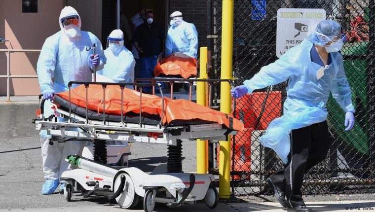 Estados Unidos reporta miles de muertes por coronavirus. (Foto Prensa Libre: AFP)