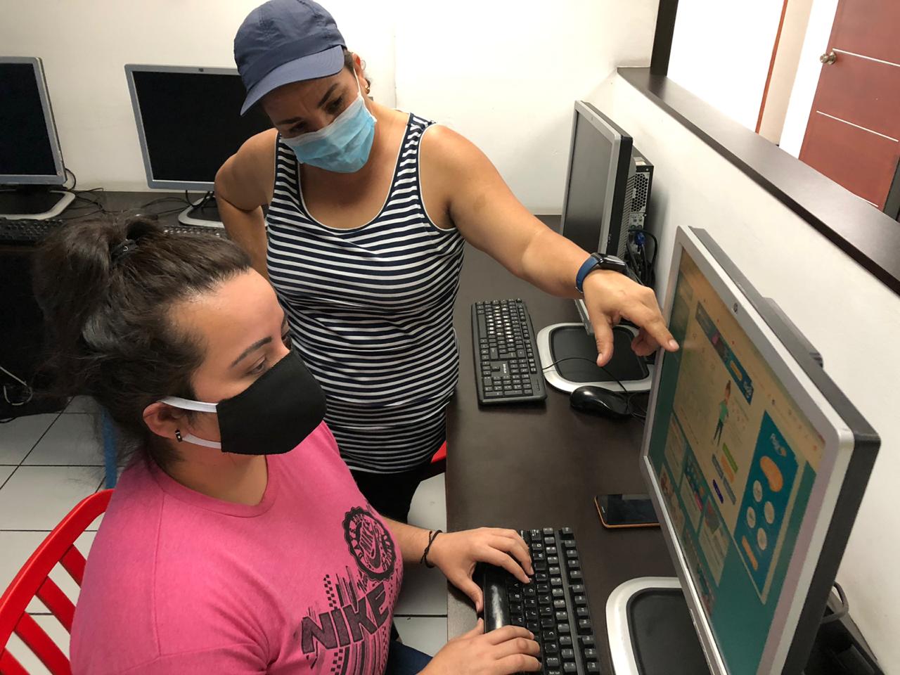 Nelly Marroquín participa en un programa del Intecap para guatemaltecos retornados de EE. UU. (Foto Prensa Libre: Hemeroteca PL)