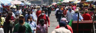 El mercado La Democracia, en la Ciudad de Quetzaltenango, es un lugar de riesgo de contagio, según las autoridades de Salud. (Foto Prensa Libre: Raúl Juárez)