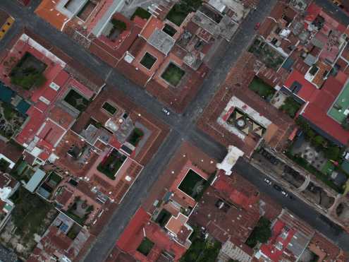 Antigua Guatemala es un destino obligado para los turistas internacionales, sus calles empedradas han sido reparadas en este tiempo. Foto Prensa Libre: Carlos Hernández