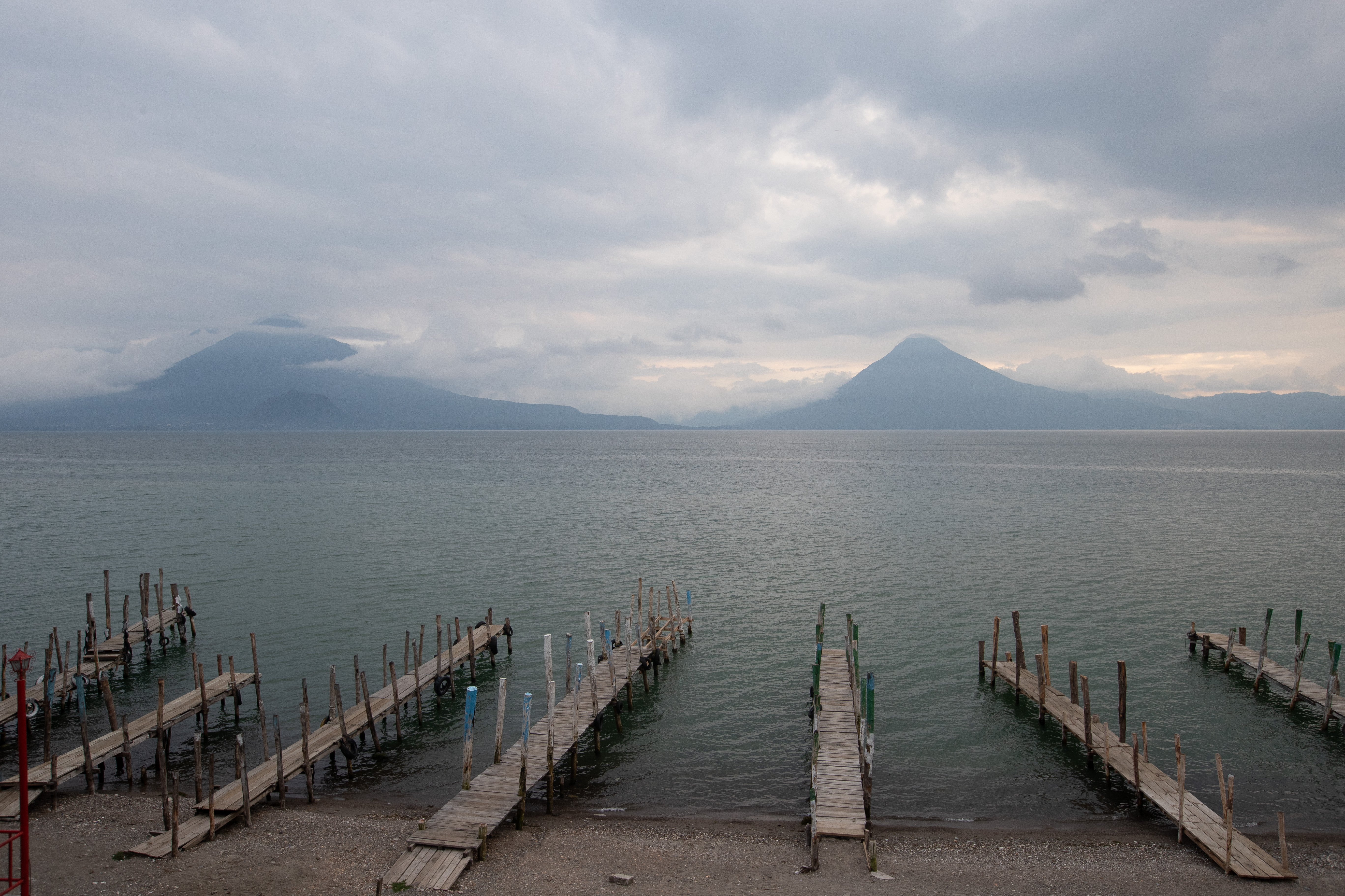Las actividades de alojamiento y servicio de comidas tendrán la mayor caída en la economía este año por -15.4% por los efectos de la pandemia, informó Sergio Recinos presidente del Banguat. (Foto Prensa Libre: Óscar Rivas)