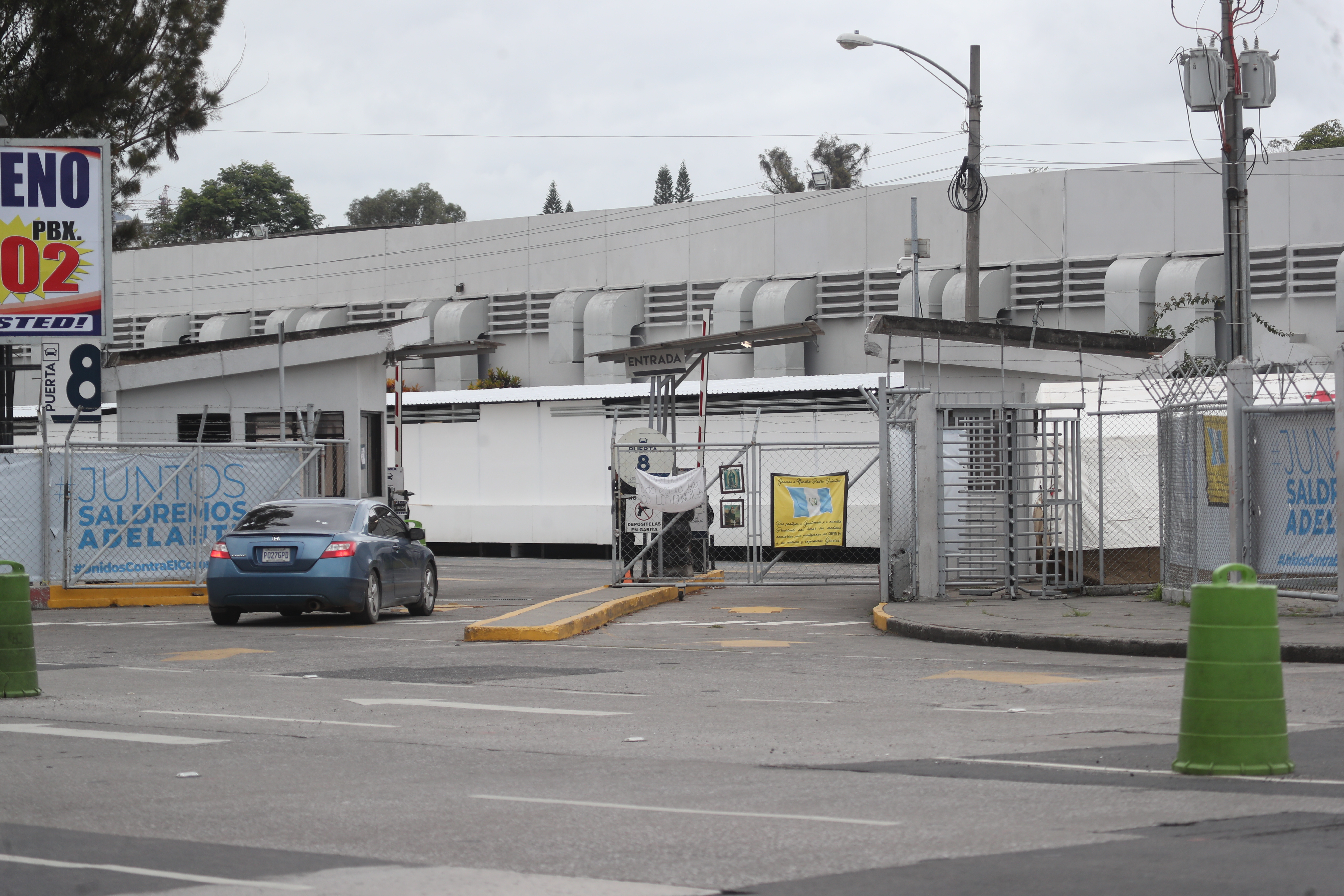 El Hospital Temporal del Parque de la Industria es uno de los que más problemas por desabastecimiento ha registrado durante la emergencia. Fotografía: Prensa Libre (Erick Avila). 