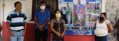Familiares de Enrique Carrillo exigen a las autoridades que les autoricen exhumar su cuerpo para llevarlo a un cementerio en San Pablo Jocopilas, Suchitepéquez. (Foto Prensa Libre: Marvin Túnchez)