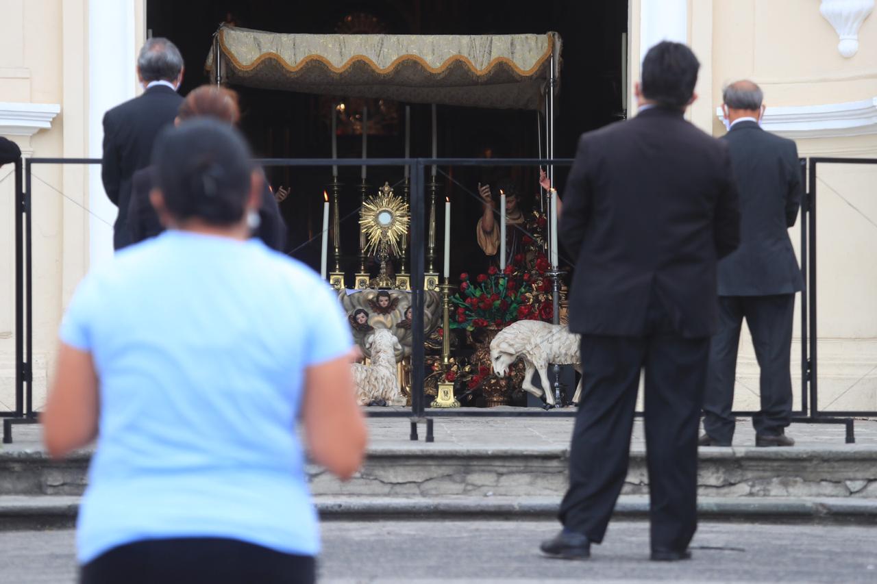 La festividad del Corpus Christi se conmemora este año de diferente forma en el templo de Santo Domingo. (Foto Prensa Libre: Óscar Rivas)