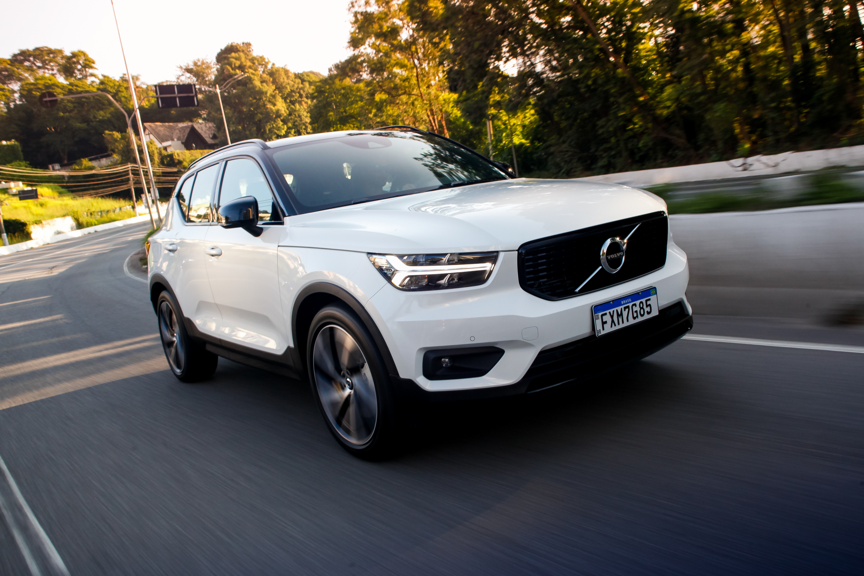 Volvo presentó el nuevo modelo de su serie SUV XC40 que ahora tiene un motor híbrido y uno de gasolina. (Foto Prensa Libre: cortesía Volvo)