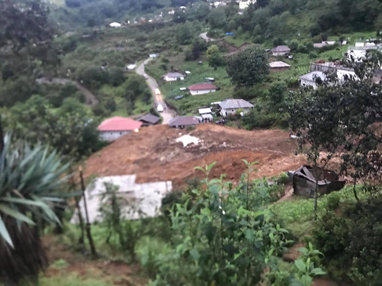 Vista del deslizamiento que se registró  en Todos Santos Cuchumatán, Huehuetenango.(Prensa Libre: Mike Castillo)