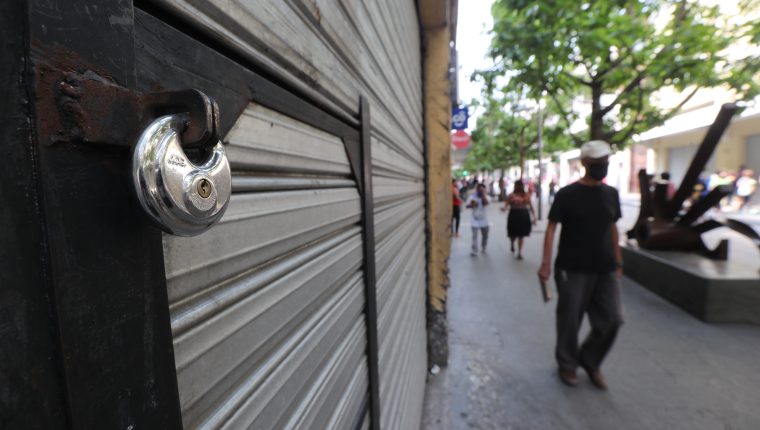 Restaurantes aún no pueden abrir servicio de mesas y centros comerciales y servicios turísticos siguen cerrados. (Foto, Prensa Libre: Hemeroteca PL)