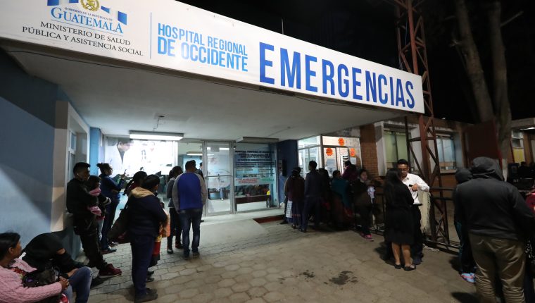 La pandemia del nuevo coronavirus vino a evidenciar las precariedades del sistema de salud. Emergencia del Hospital Roosevelt. (Foto: Hemeroteca PL)
