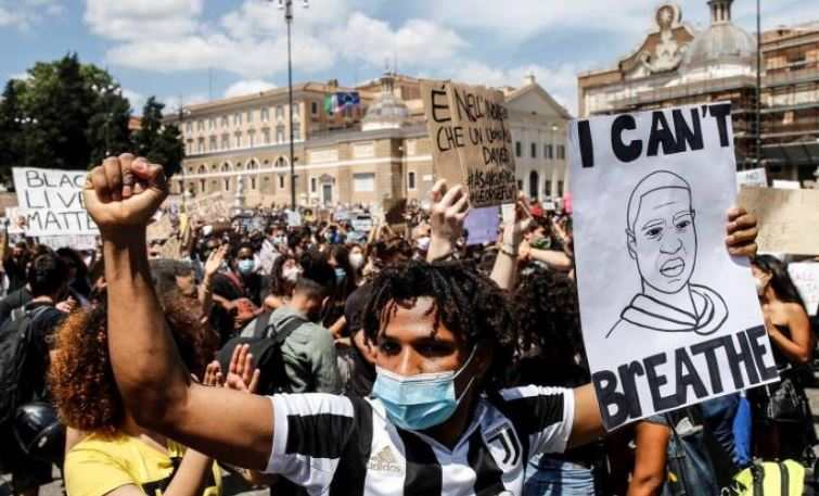 Tres mil personas se manifiestan en Roma contra el racismo y por George ...