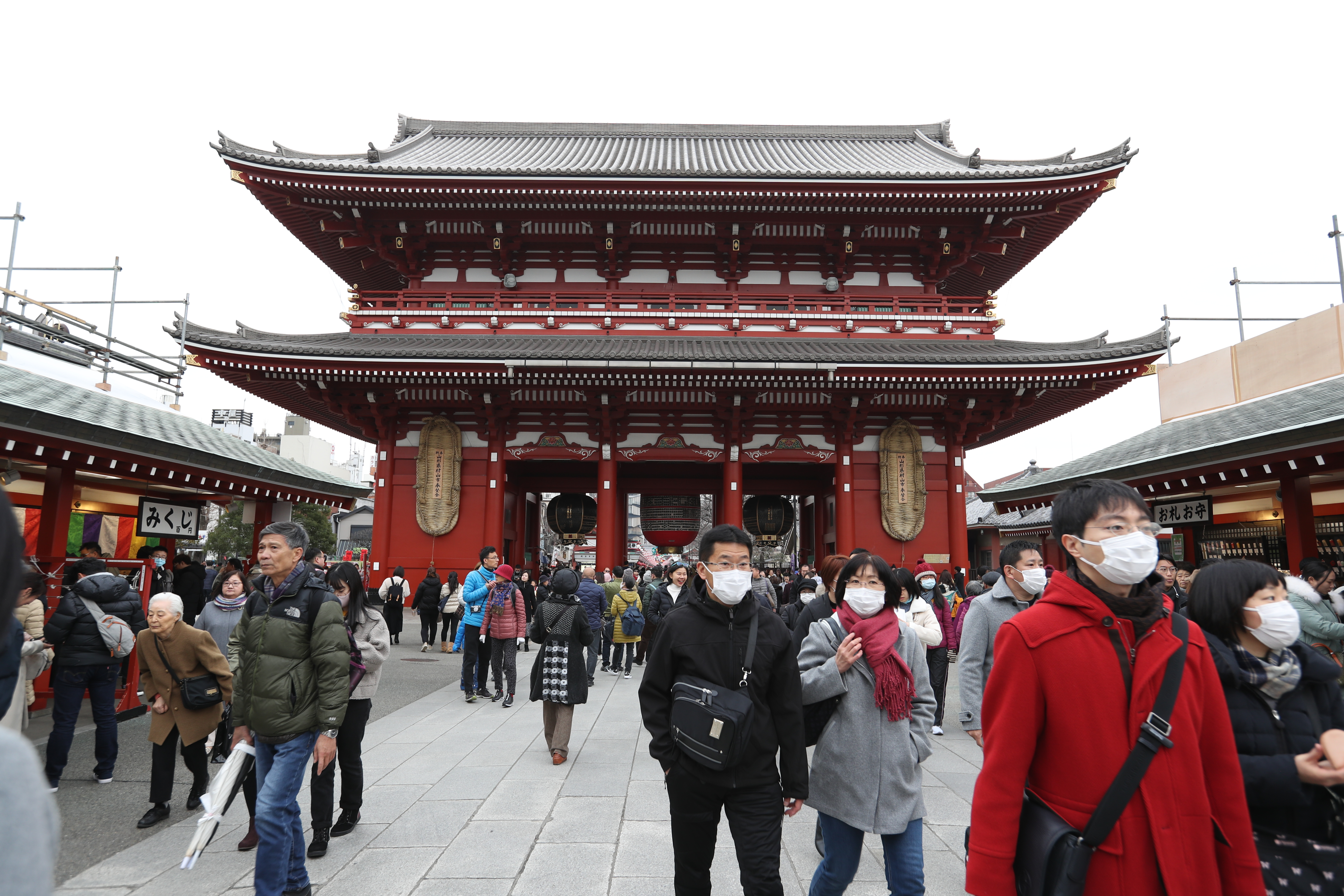 Entrada del templo budista Sensoji, el recinto más antiguo de Tokyo, en Japón. (Foto Prensa Libre: Daniel Guillén Flores)