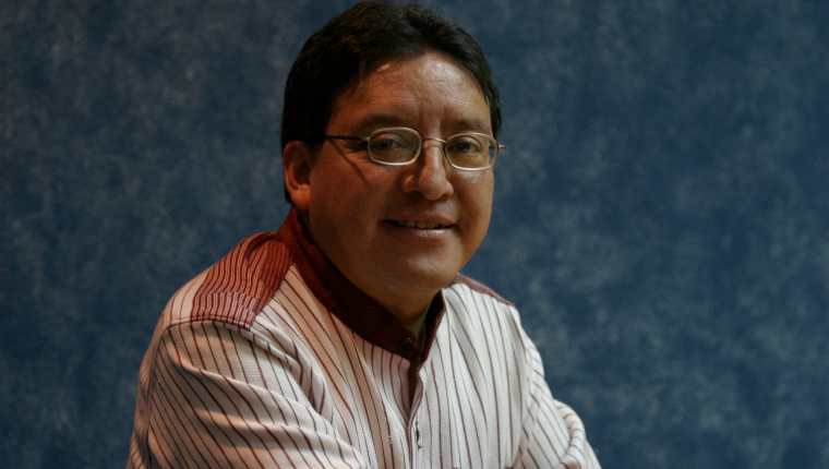 Luis Enrique Sam Colop fue académico y columnista de Prensa Libre desde 1996 a 2011. (Foto Prensa Libre: Hemeroteca)