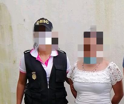 Yesica Crisinda Barreno Gómez fue capturada en la zona 1 de Santo Tomás La Unión, Suchitepéquez. (Foto Prensa Libre: PNC)
