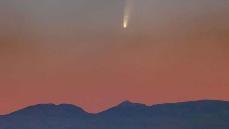 Es uno de los pocos cometas que se ha dejado ver a simple vista en el siglo XXI.
