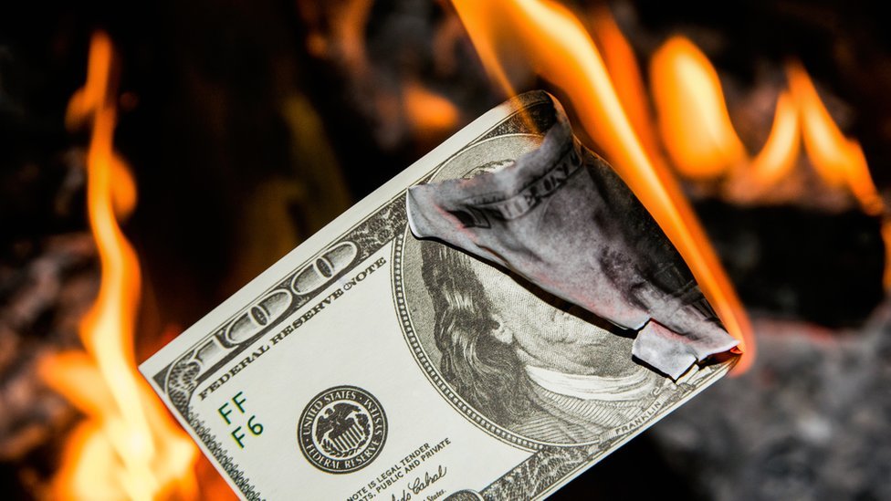 En EE.UU. el 35% de las personas que le prestaron dinero a un amigo aseguran que lo perdieron. (Foto Prensa Libre: Getty Images)