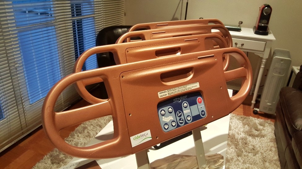 Las barandas de camas con cobre tenían una carga microbiana significativamente menor que las de plástico, según el estudio de la Universidad de Chile. Gentileza Copper Armour