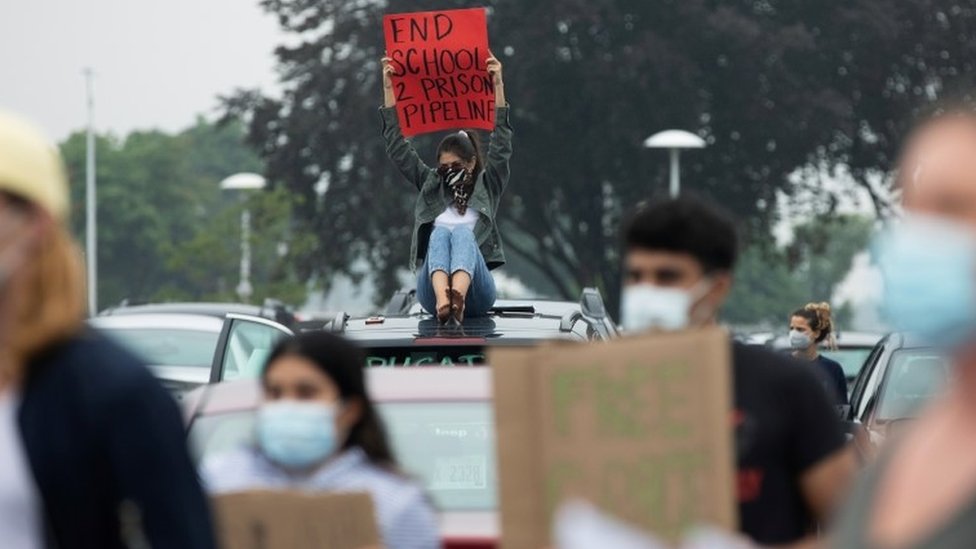 Los estudiantes protestaron contra la decisión de la corte de Míchigan. (Foto Prensa Libre: Reuters)