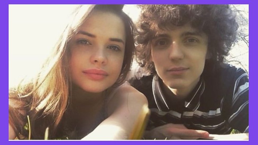 Aimee Wright y Sean Walsh llevaban meses saliendo juntos cuando a él le volvieron a diagnosticar un linfoma. (Foto Prensa Libre: BBC Three)