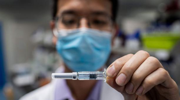 La vacuna de Moderna contra el coronavirus ya se empezó a distribuir en Estados Unidos. (Foto Prensa Libre: AFP)