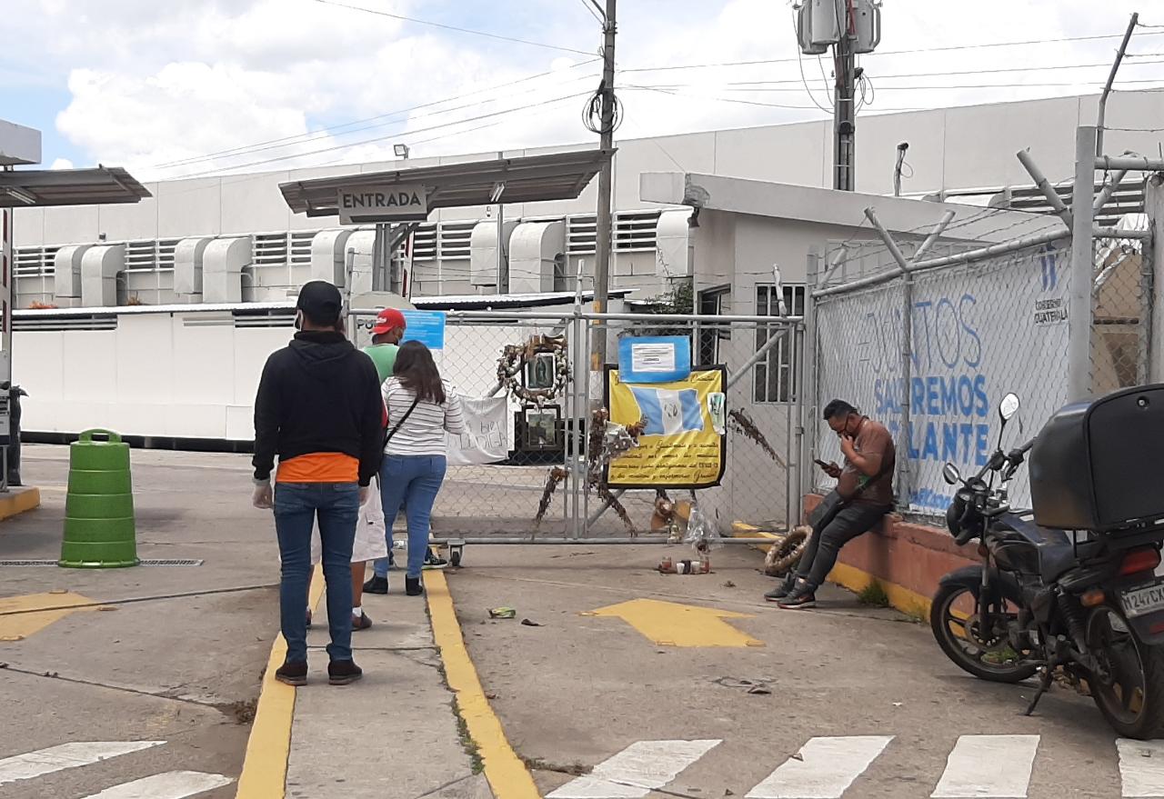 El Parque de la Industria ha sido acondicionado como hospital provisional covid-19; sin embargo, los médicos que ahí laboran se han quejado de la falta de equipo. (Foto Prensa Libre: Hemeroteca PL)