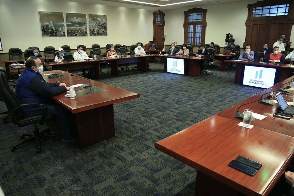 Las mesas de trabajo del Gabinete de Giammattei no deberán acudir a citaciones al Congreso, por cuarentena, según el mandatario.  (Foto: Gobierno de Guatemala)