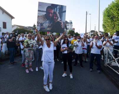 “Descansa en paz, mi amor”: el emotivo adiós a un conductor francés que murió vapuleado por pedirles a los pasajeros que usaran mascarilla
